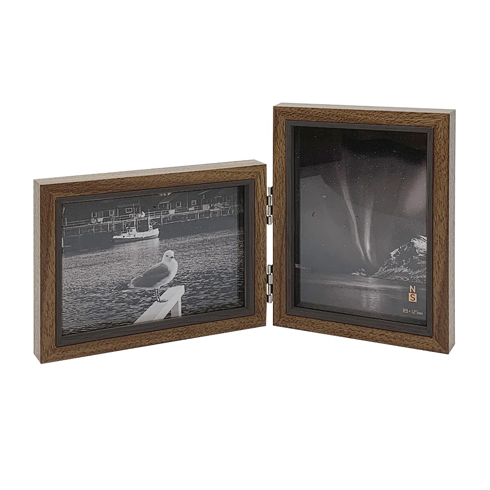 大切な写真を縦と横で1枚ずつ入れられるフォトフレーム