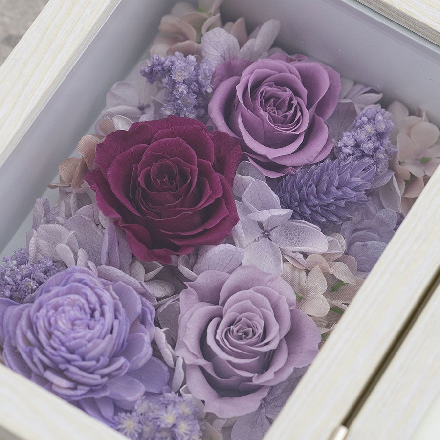 カラフルなカラーが可愛いプリザーブドフラワーのフォトフレーム