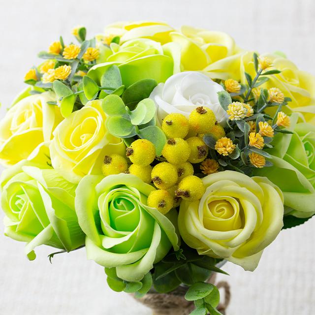 すぐに飾れる花瓶付きソープ花ブーケ