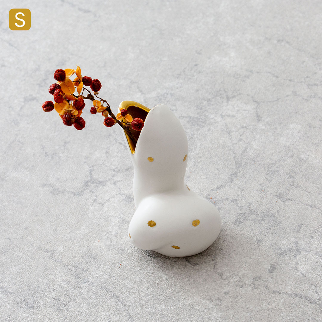 ヘビをモチーフにした一輪挿しのセット