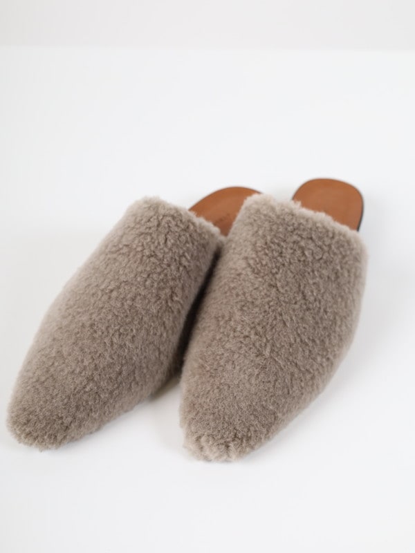 【ATELIER BRUGGE】ウールボアミュール