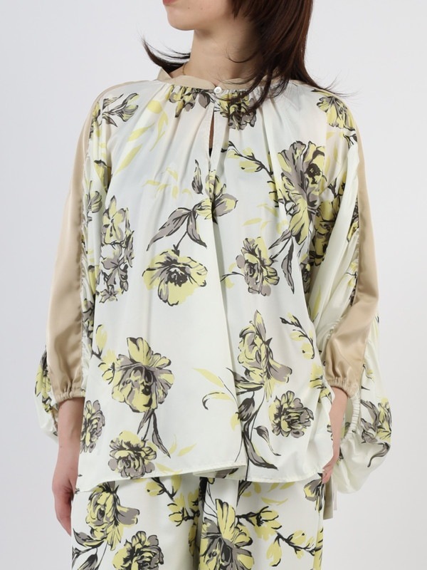 【CHIGNON】オリジナルフラワープリントブラウス