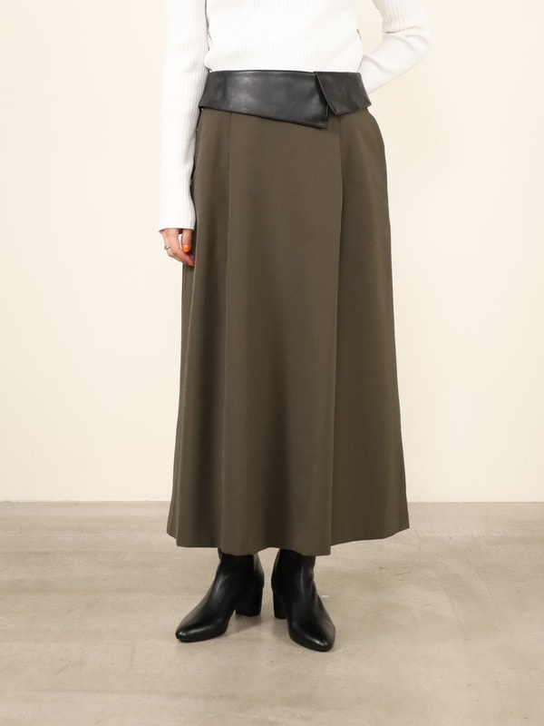 【Doneeyu】ウエストフェイクレザータックフレアスカート