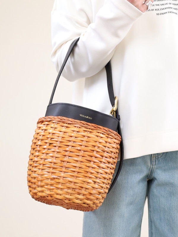 【VIOLA'dORO】ラタン×牛床革バッグ