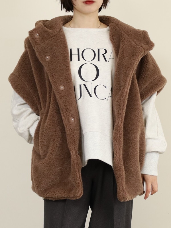 Emma Taylor】スタンドフーディーボアポンチョ