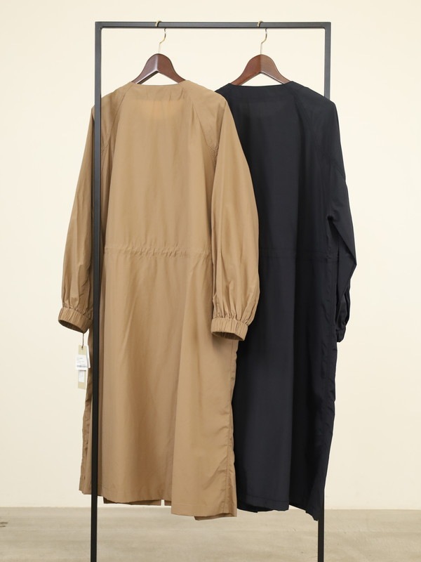 【Un carnet】ノーカラーライトコート