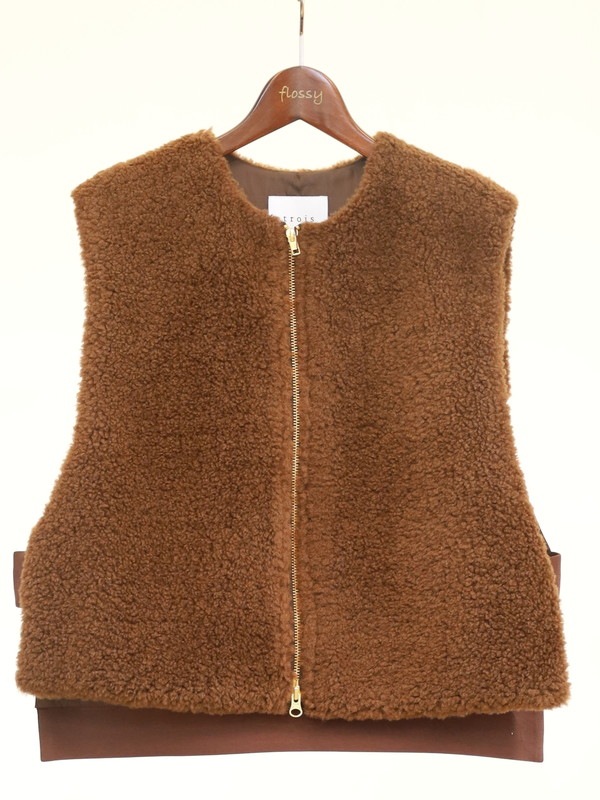 【trois】ボア×ポンチショート丈ベスト