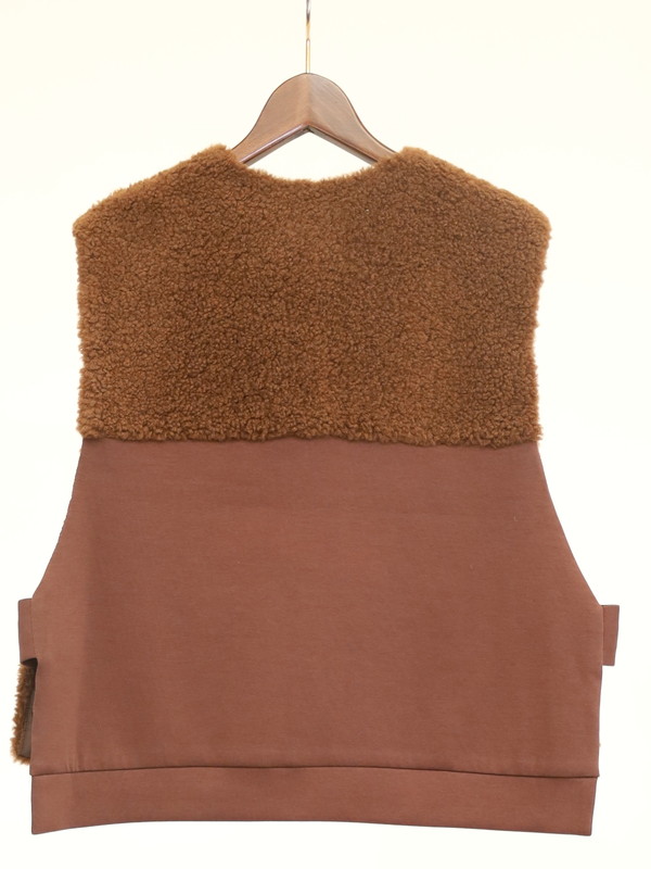 【trois】ボア×ポンチショート丈ベスト