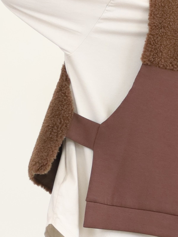 【trois】ボア×ポンチショート丈ベスト