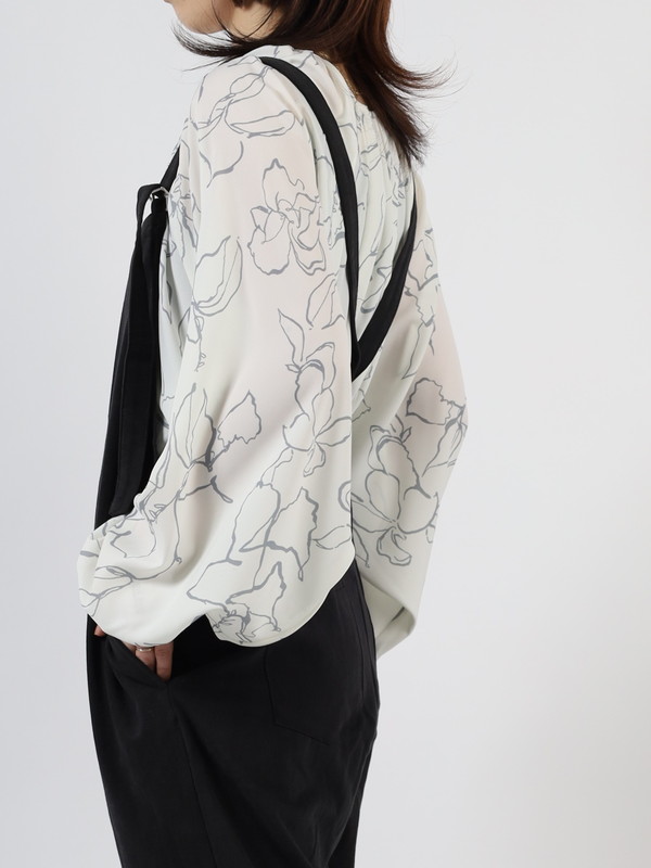 【EMUE】花柄ボリュームブラウス