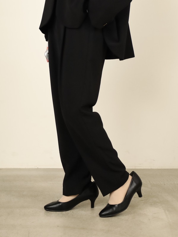 【CHIGNON】ベルト付きテーパードパンツ