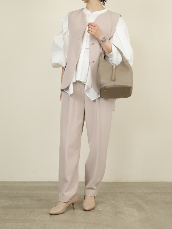 【CHIGNON】ベルト付きテーパードパンツ