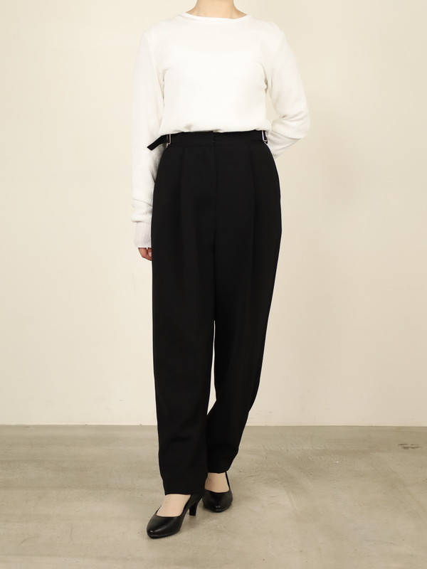 【CHIGNON】ベルト付きテーパードパンツ