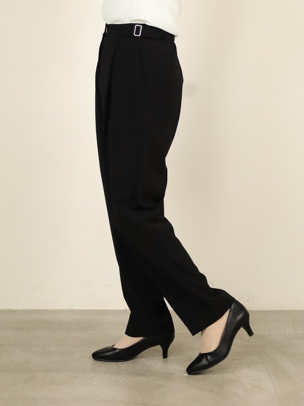 【CHIGNON】ベルト付きテーパードパンツ