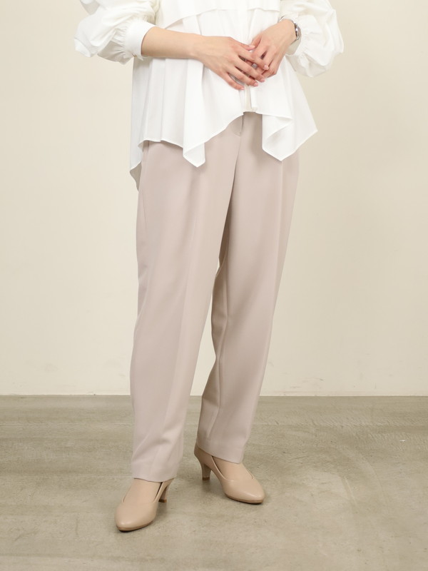 【CHIGNON】ベルト付きテーパードパンツ