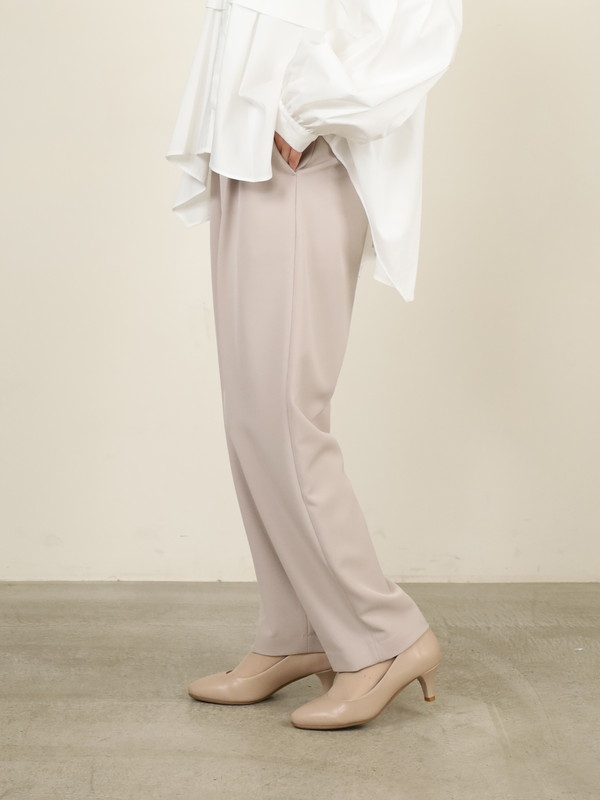 【CHIGNON】ベルト付きテーパードパンツ