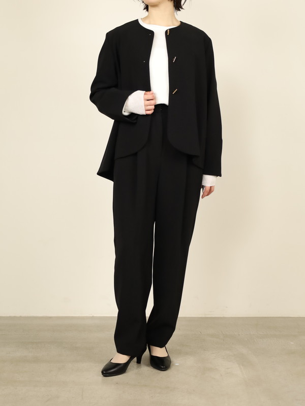 【CHIGNON】ベルト付きテーパードパンツ