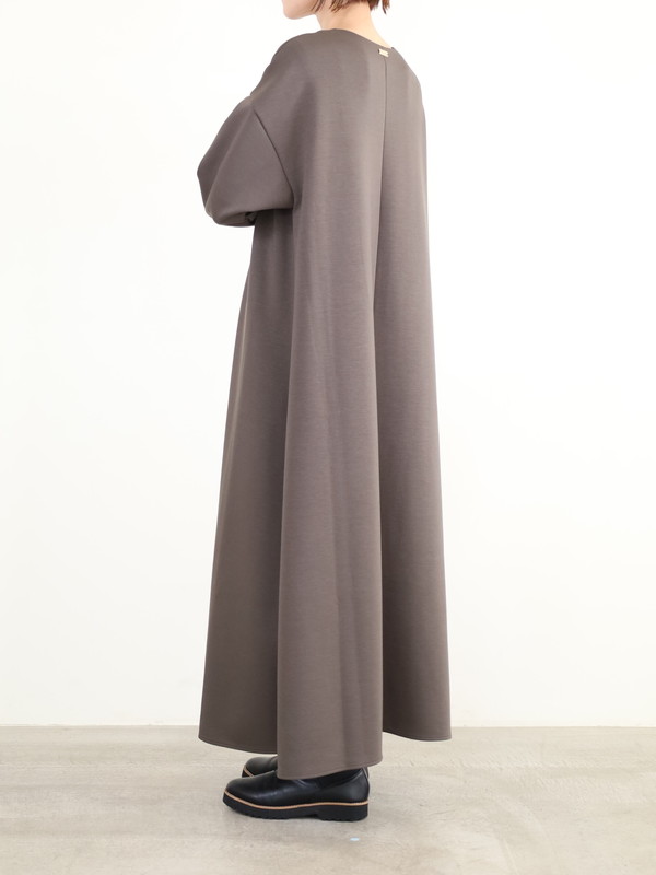 【MICA&DEAL】Vネックフレアワンピース