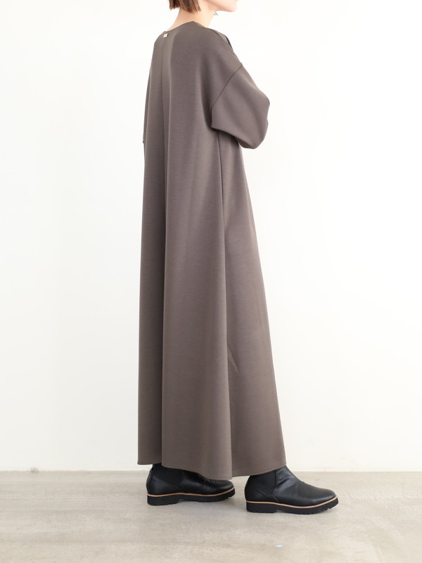 【MICA&DEAL】Vネックフレアワンピース