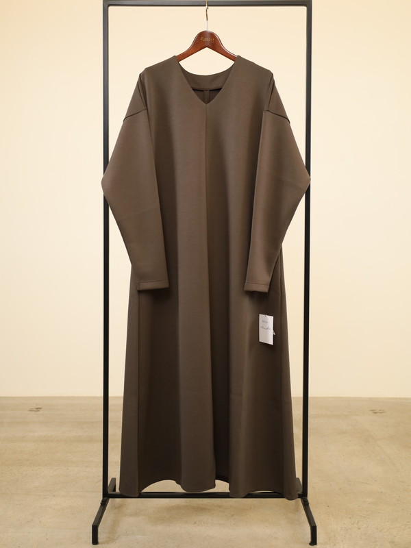 【MICA&DEAL】Vネックフレアワンピース