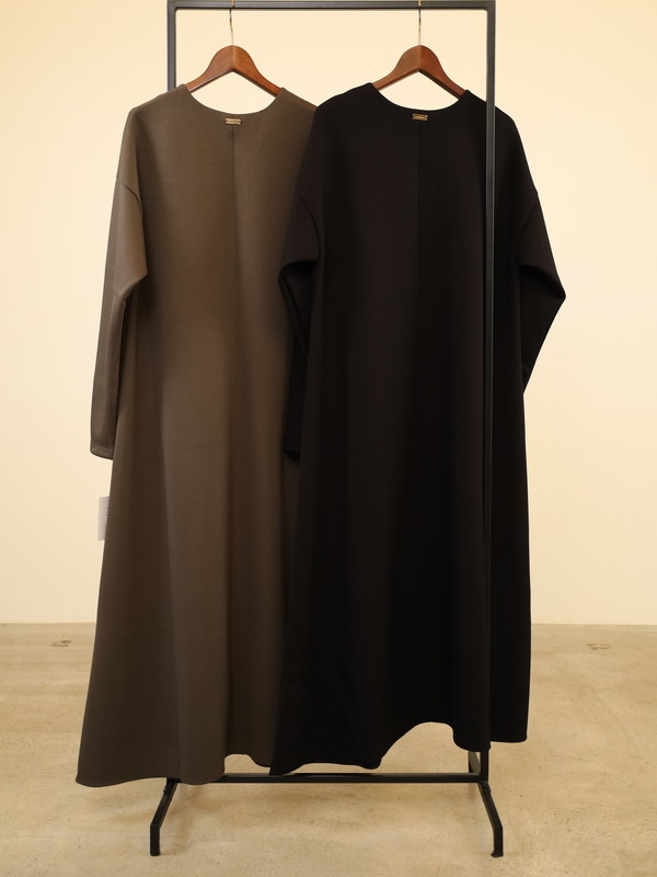 【MICA&DEAL】Vネックフレアワンピース