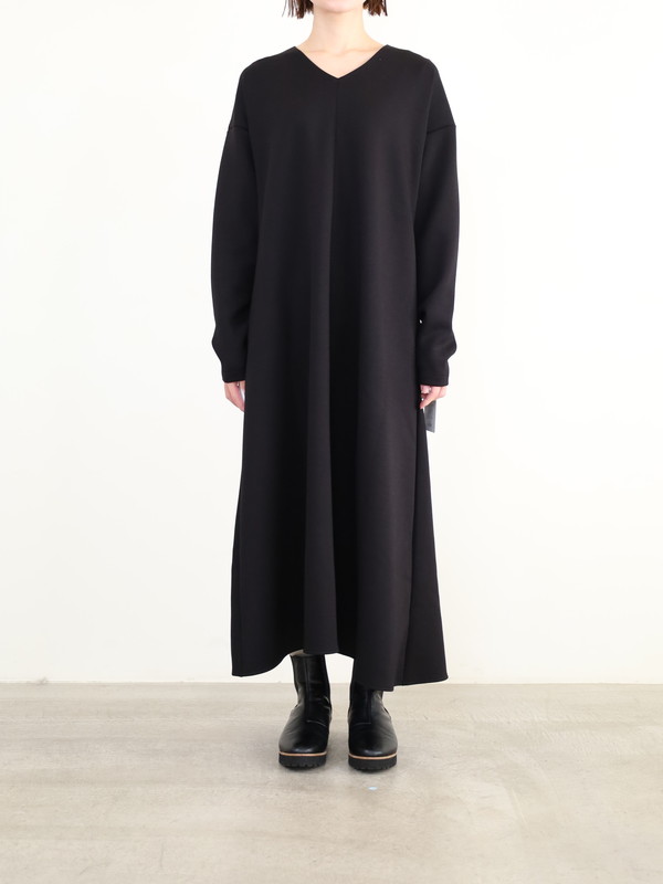 【MICA&DEAL】Vネックフレアワンピース