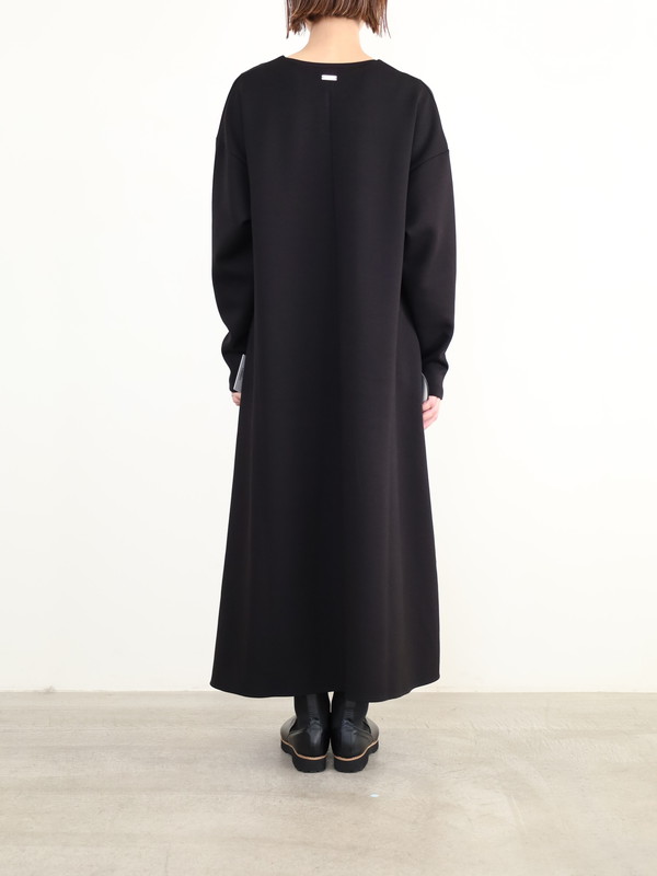 【MICA&DEAL】Vネックフレアワンピース