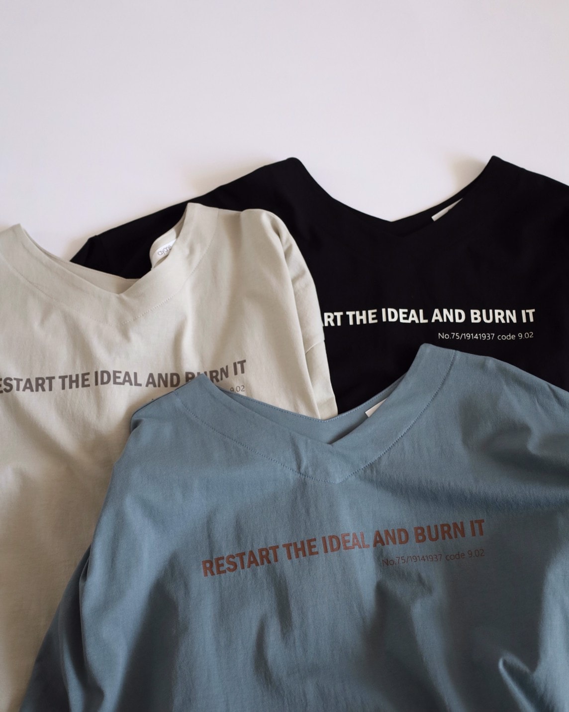 【ayane】VネックゆるTシャツ 832618