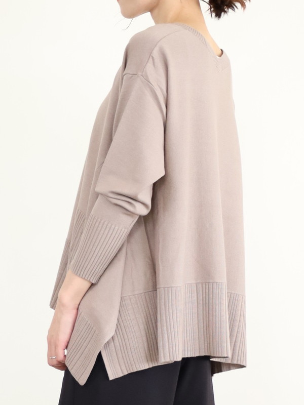 【ayane】Vネックイレギュラーヘムニット