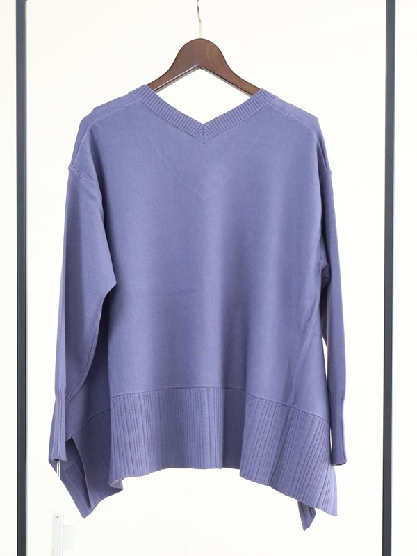 【ayane】Vネックイレギュラーヘムニット