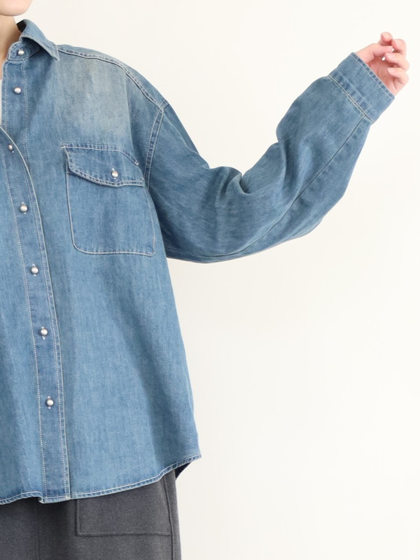 【tranoi】ドームボタンデニムシャツ