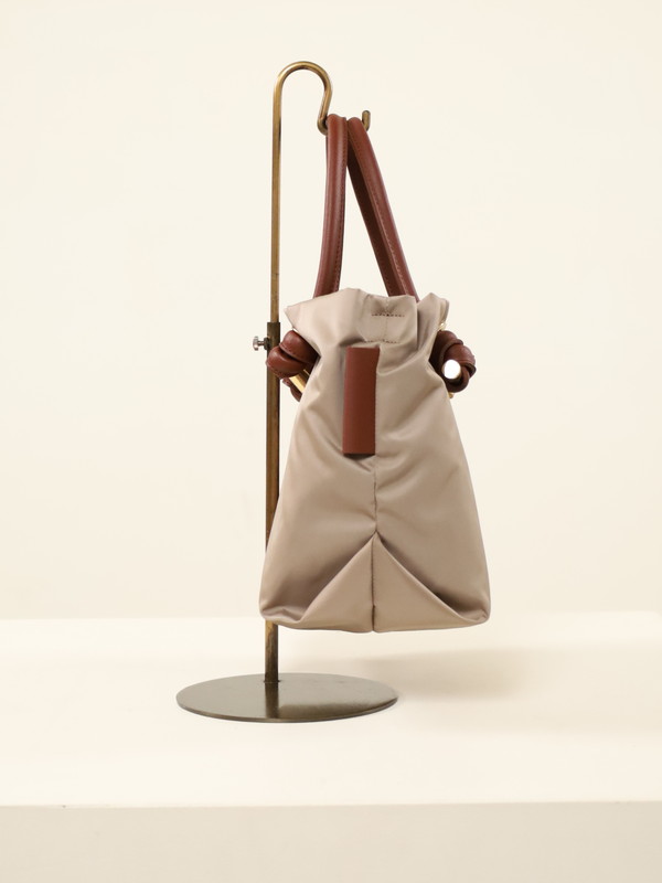 【VIOLA'dORO】ナイロンノットハンドルトートＳ