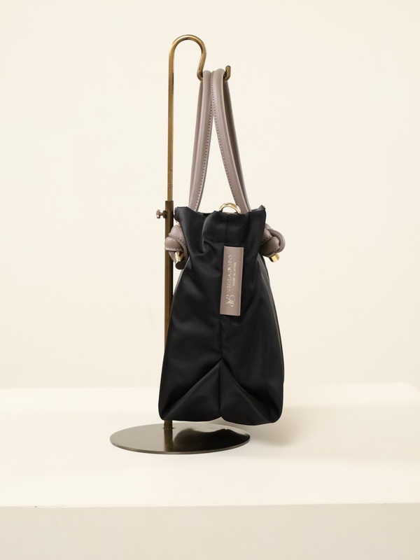 【VIOLA'dORO】ナイロンノットハンドルトートＳ