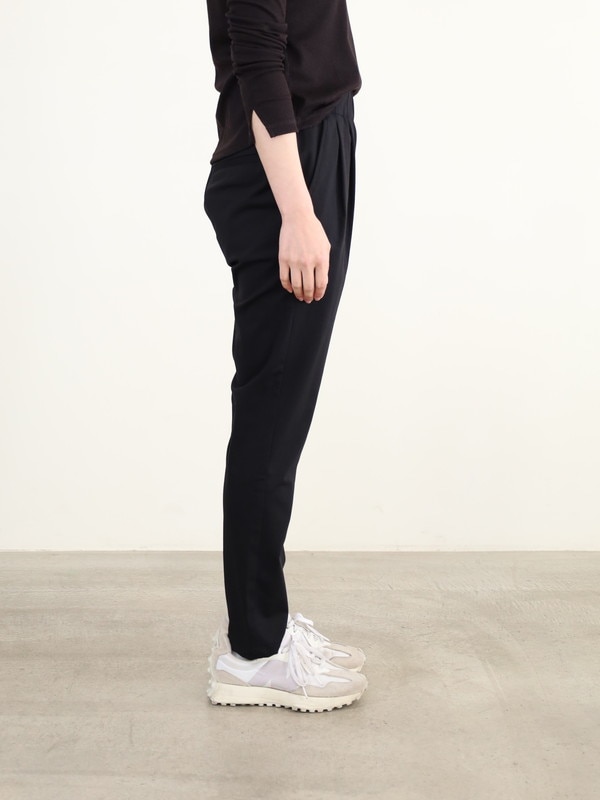 【trois】ハイテンションストレッチテーパードパンツ