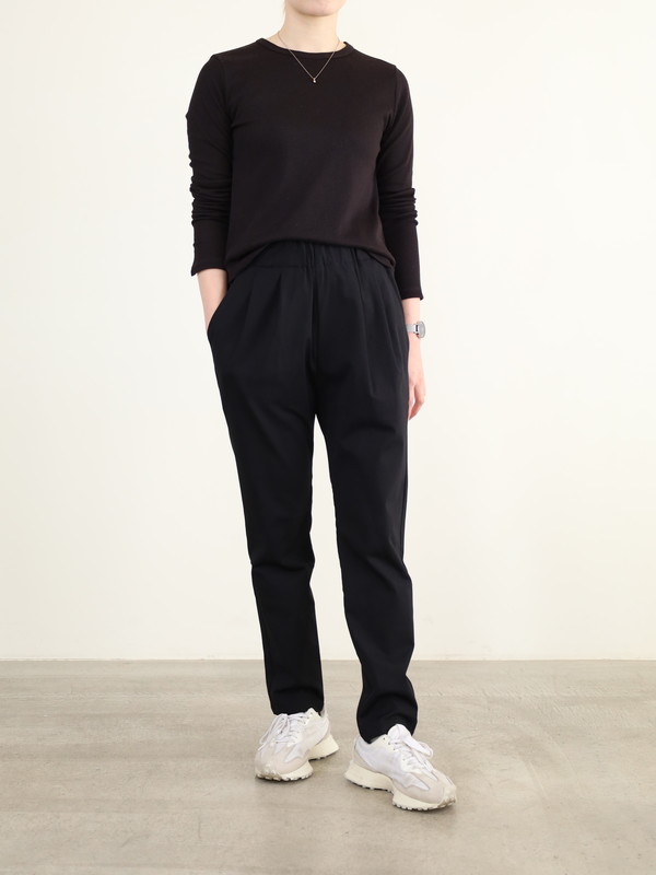 【trois】ハイテンションストレッチテーパードパンツ