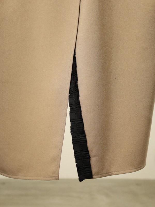 【tranoi】バックスリットVネックジレ