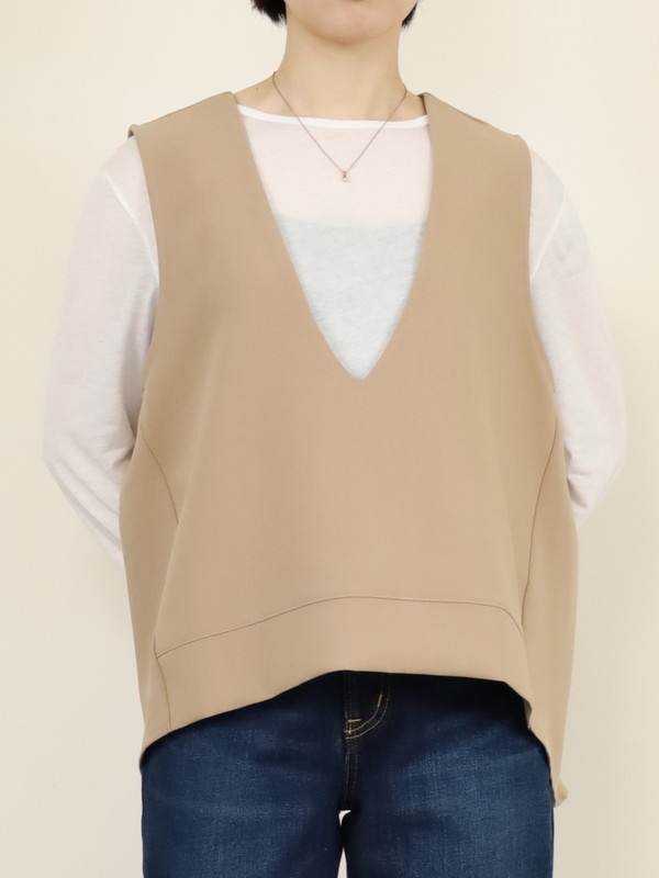 【tranoi】バックスリットVネックジレ