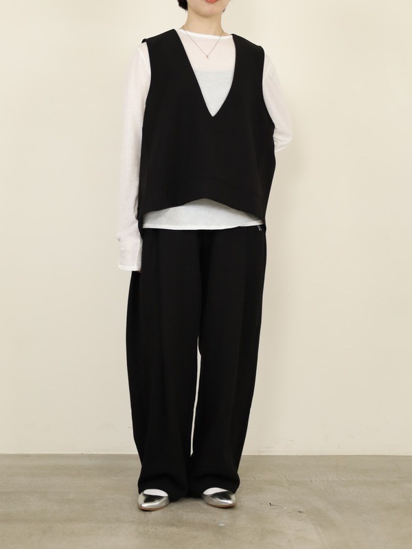 【tranoi】バックスリットVネックジレ