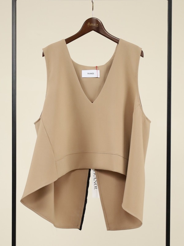 【tranoi】バックスリットVネックジレ