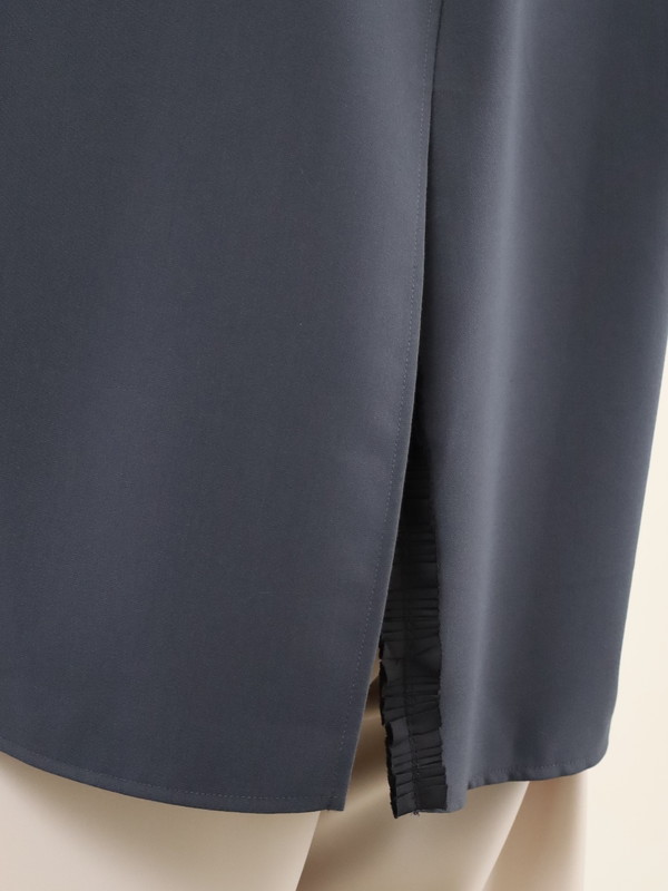 【tranoi】バックスリットVネックジレ