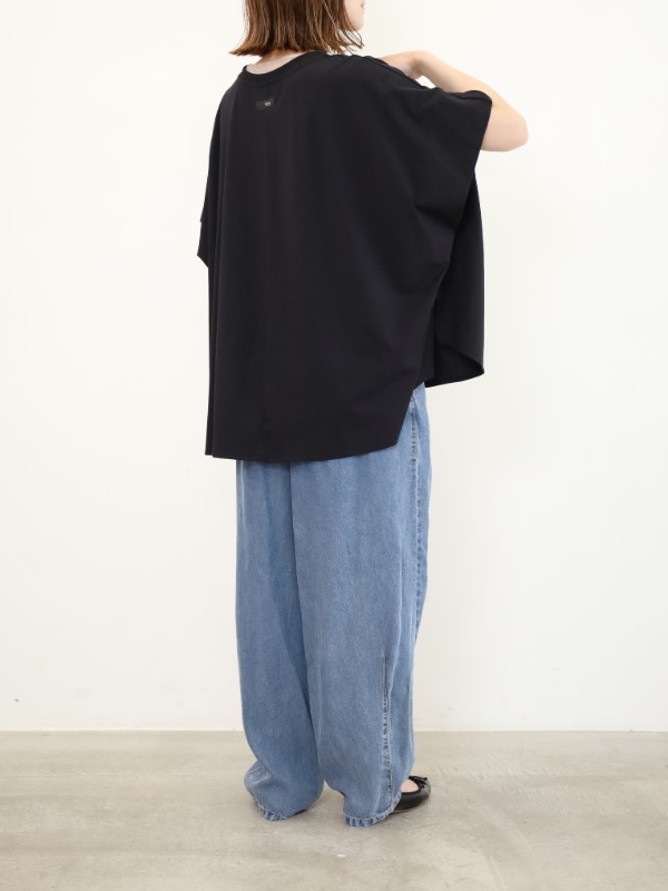 【ayane】ポンチョ型ロゴTシャツ