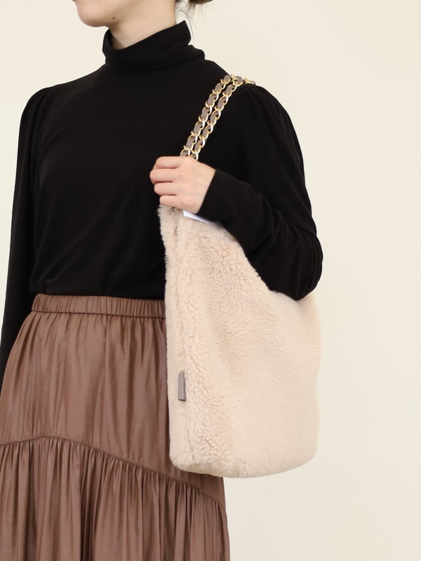 【VIOLA'dORO】チェーンハンドルボアバッグ