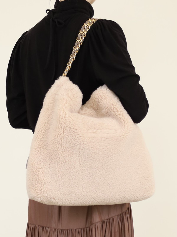 【VIOLA'dORO】チェーンハンドルボアバッグ