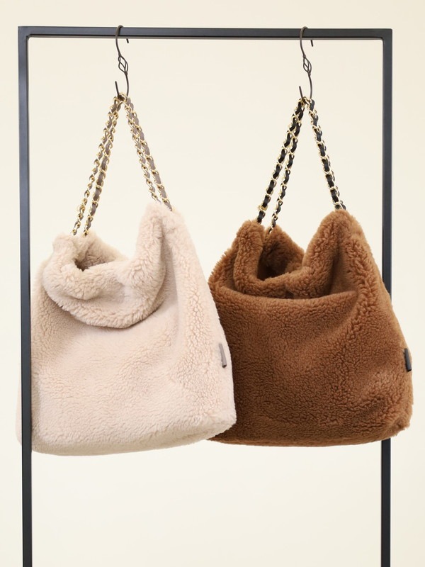 【VIOLA'dORO】チェーンハンドルボアバッグ