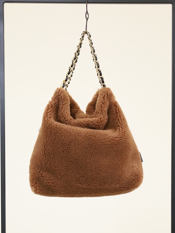 【VIOLA'dORO】チェーンハンドルボアバッグ