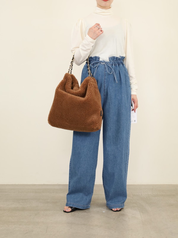 【VIOLA'dORO】チェーンハンドルボアバッグ