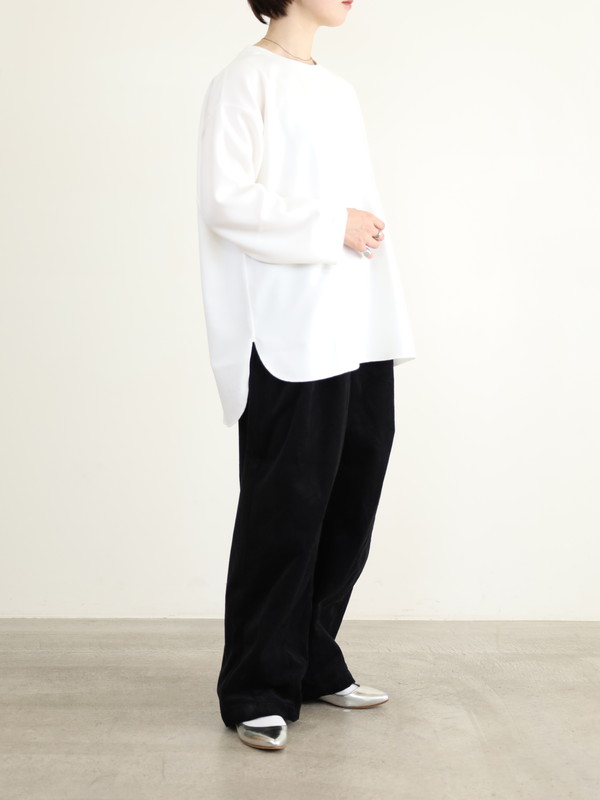 【LeMelange】ガゼット入りラウンドヘムトップス