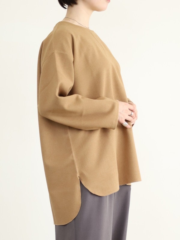 【LeMelange】ガゼット入りラウンドヘムトップス