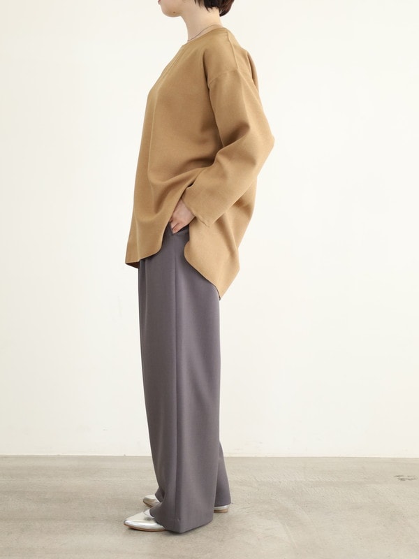 【LeMelange】ガゼット入りラウンドヘムトップス