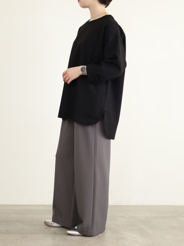 【LeMelange】ガゼット入りラウンドヘムトップス